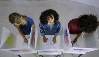 women voting